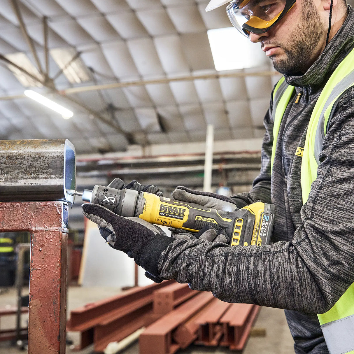 Smerigliatrice assiale Dewalt DCG420N-XJ 18V