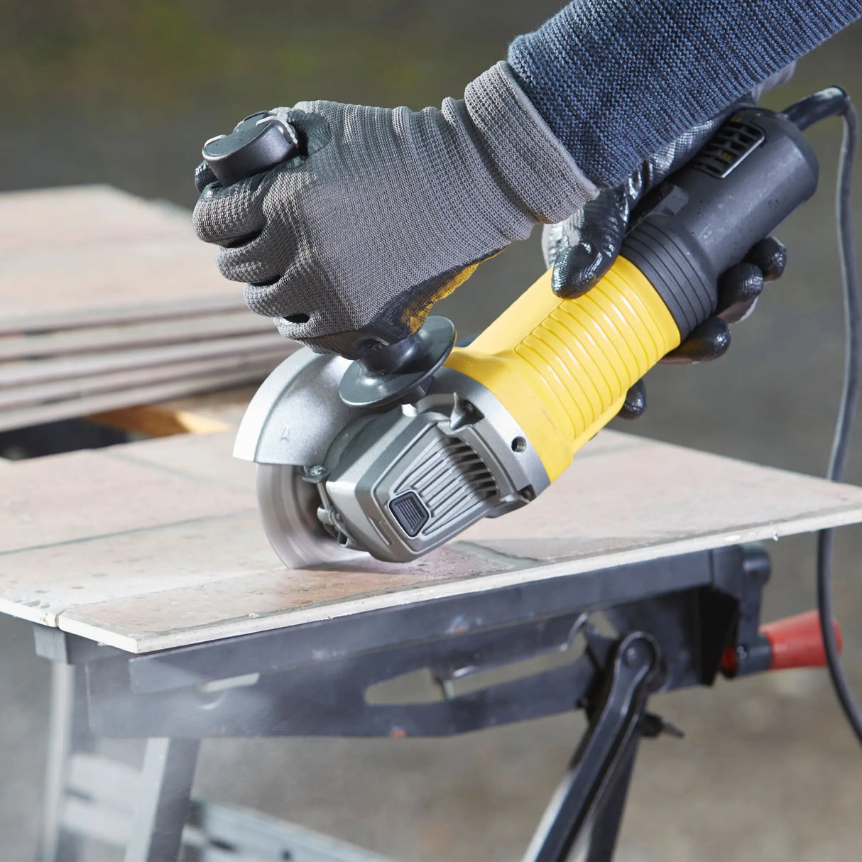 Polizor unghiular Stanley FMEG210-QS 850W