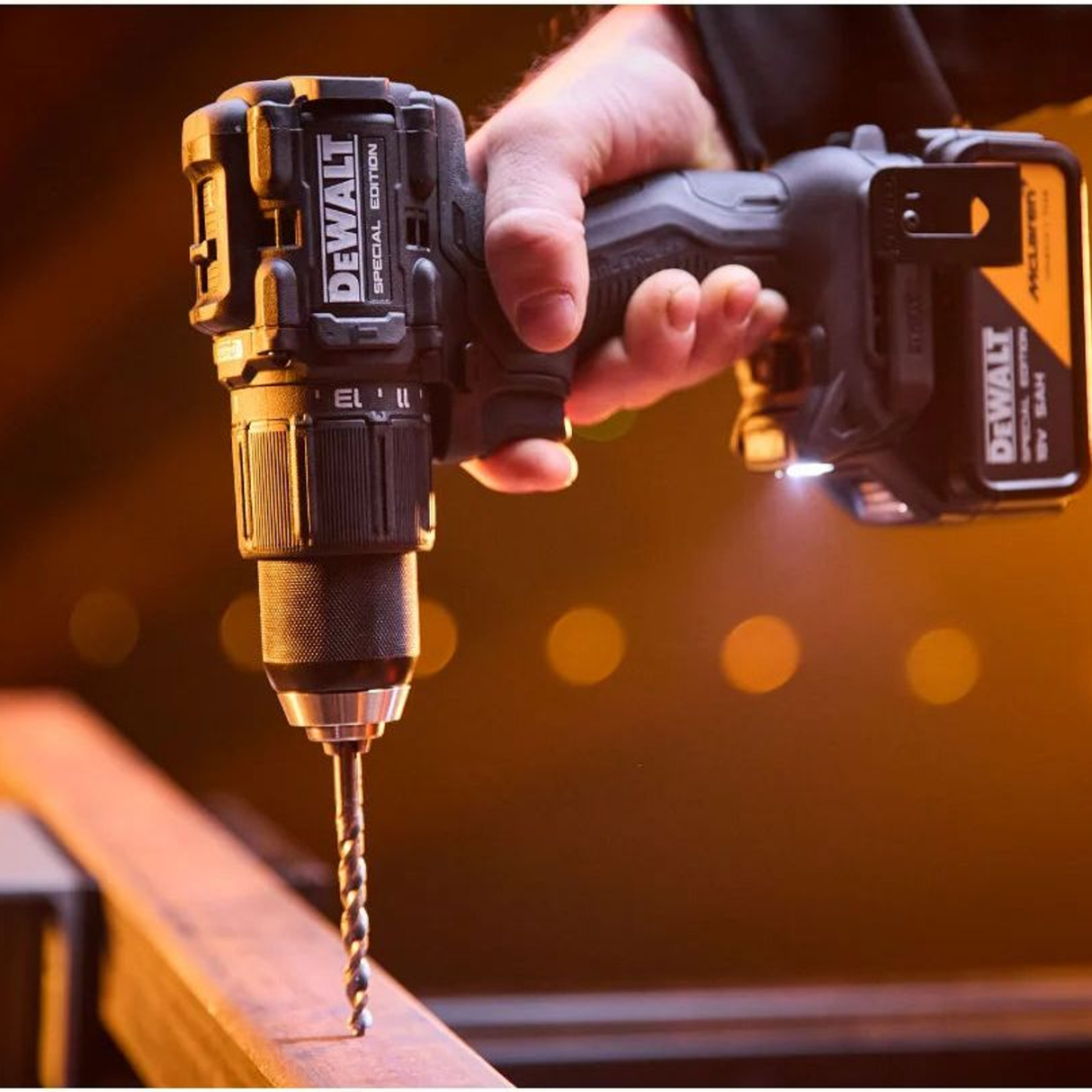 DCD86MP2KT-QW - Mașină de găurit cu impact DeWalt DCD86MP2KT-QW McLaren Ediție Specială 18V 5Ah - Imaginea 9