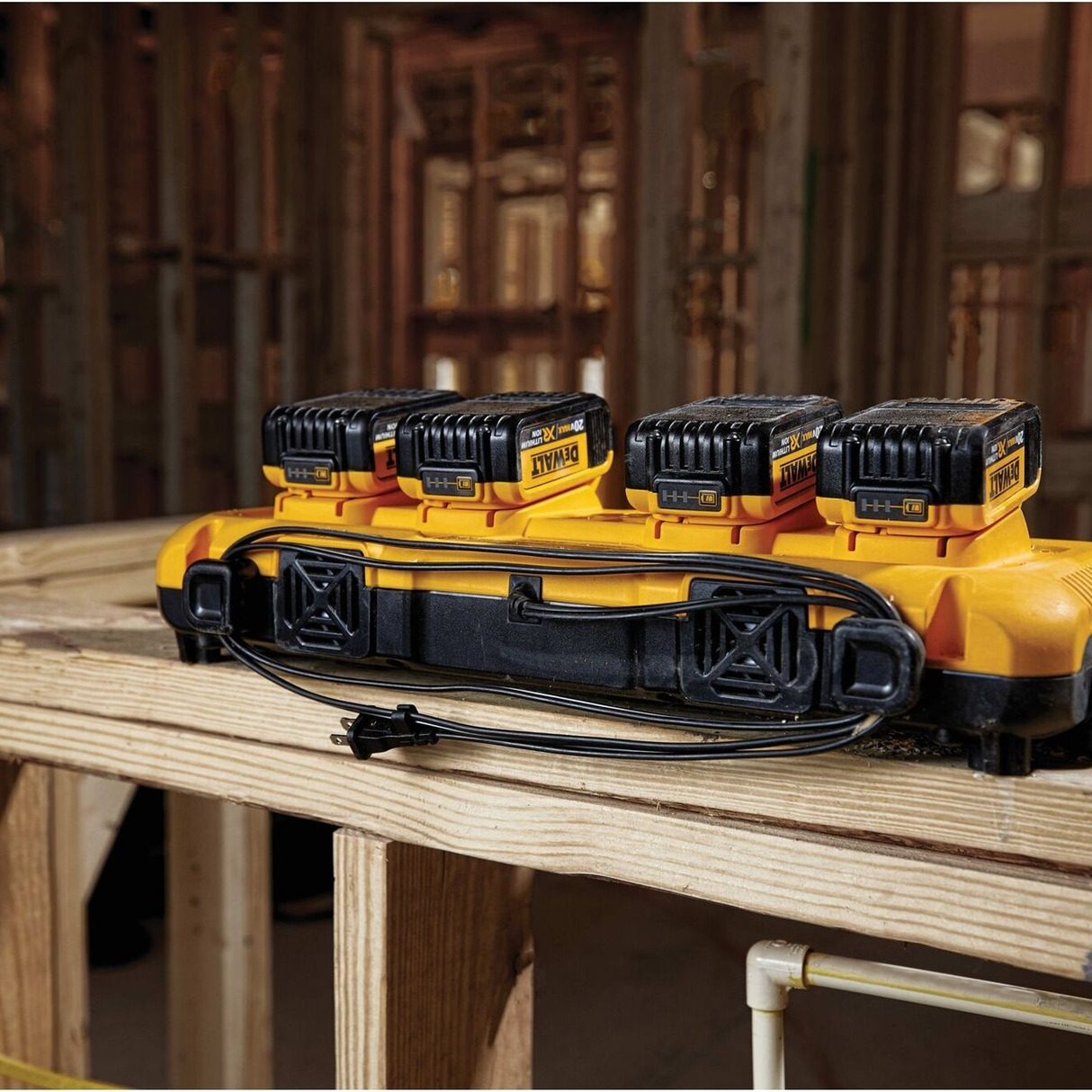 DCB104-QW - Încărcător de baterii Dewalt DCB104-QW 8Ah - Imaginea 11