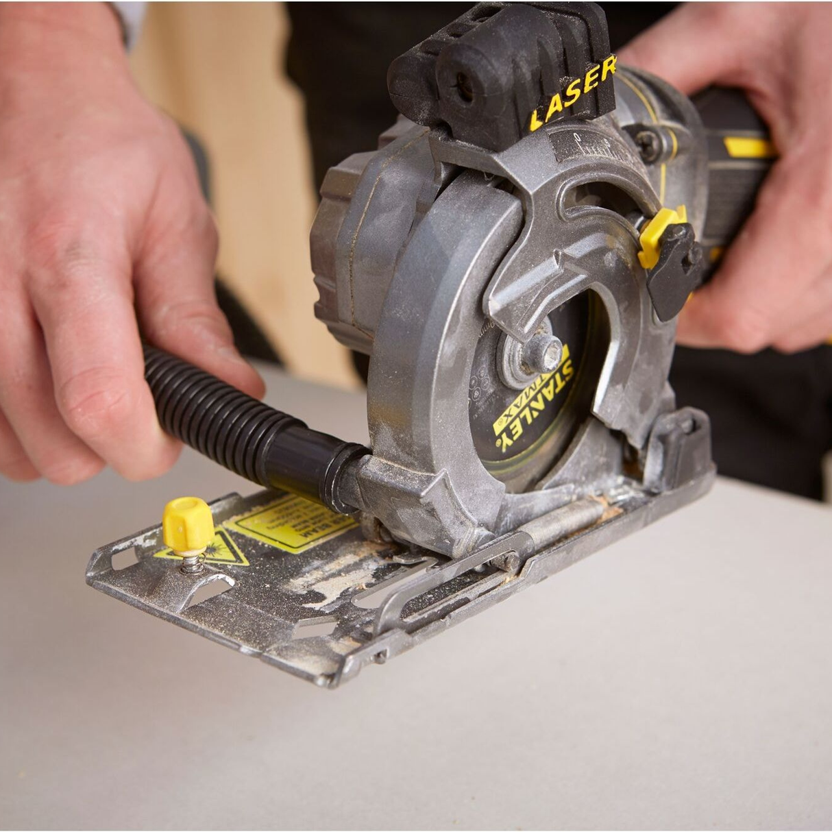 FME380K-QS - Mini ferăstrău circular Stanley FatMax FME380K 650W - Imaginea 5