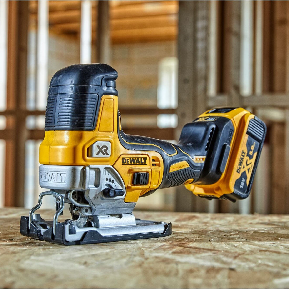 Seghetto Alternativo Dewalt DCS335P2-QW 18V 5Ah