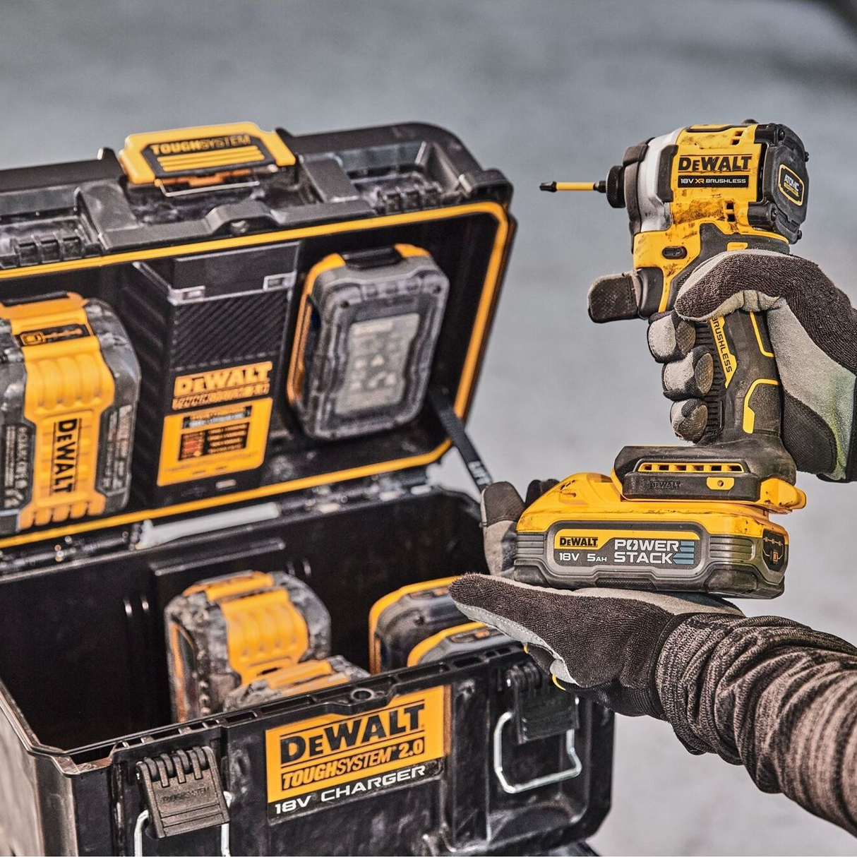 DWST83471-QW - Încărcător dual pentru baterii Dewalt DWST83471-QW ToughSystem 2.0 - Imaginea 11