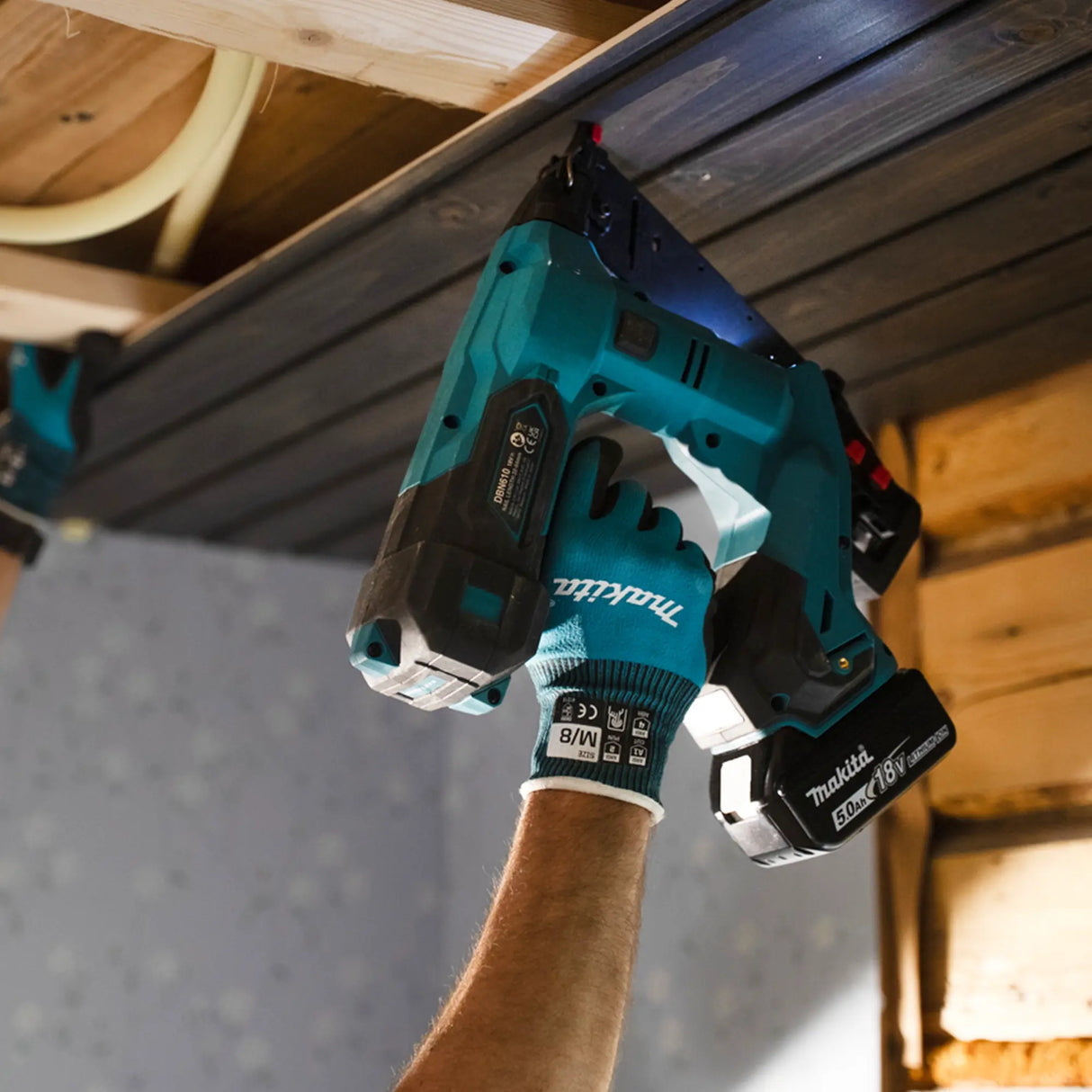 Groppinatrice Makita DBN610ZJ 18V