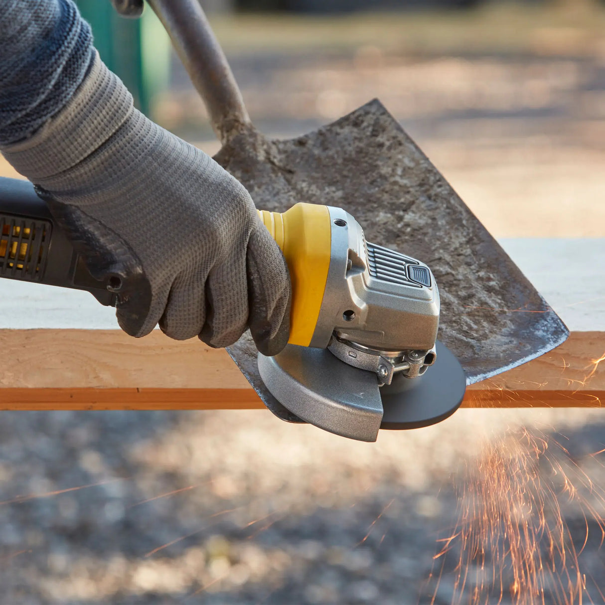 Polizor unghiular Stanley FMEG210-QS 850W