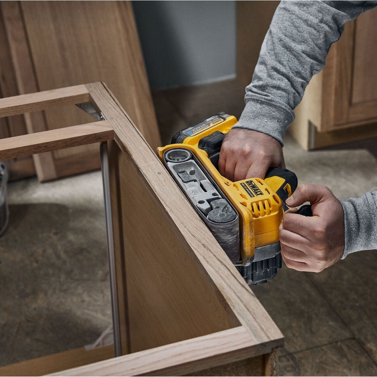 DCW220NT-XJ - Șlefuitor cu bandă Dewalt DCW220NT-XJ 18V - Imaginea 11