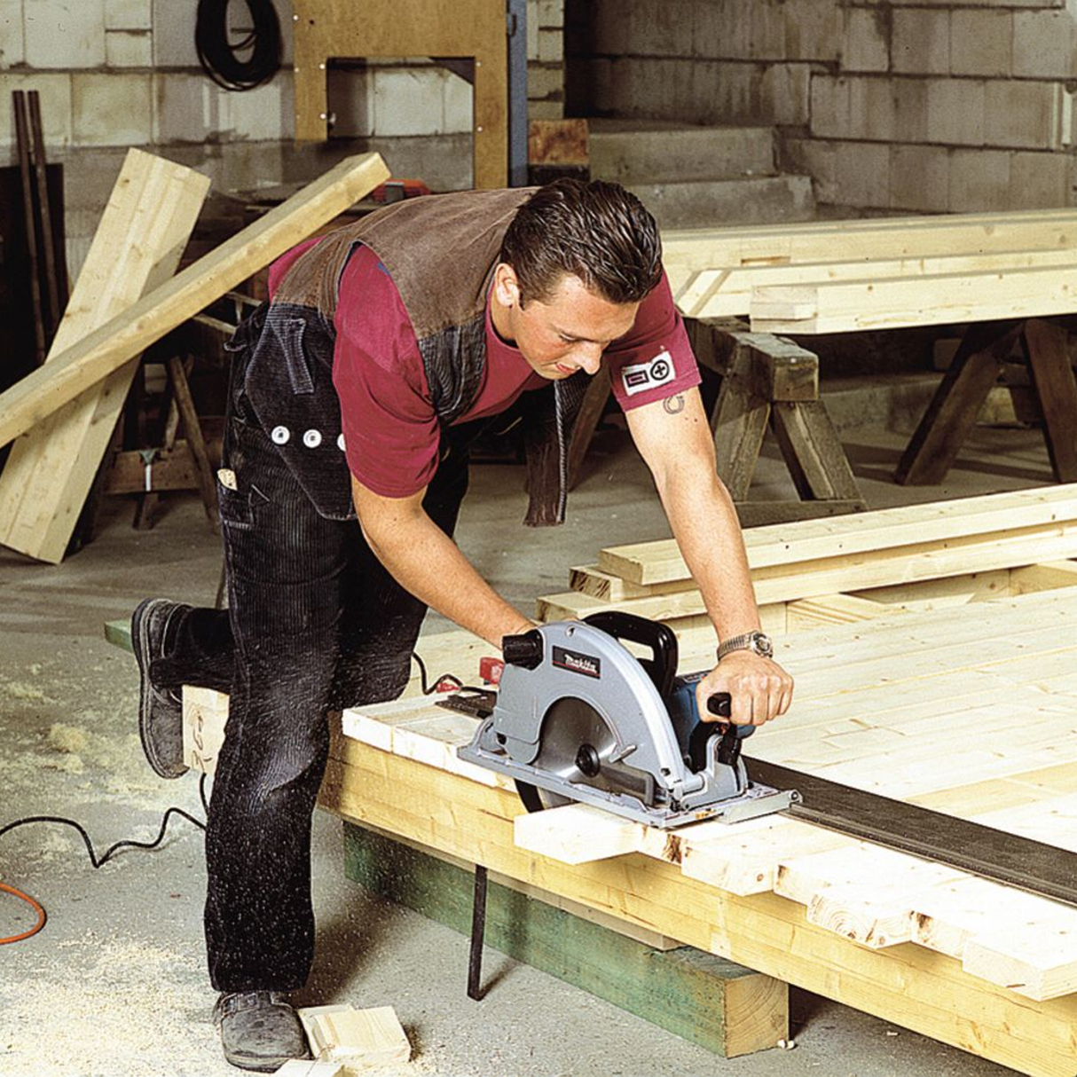 5103R - Fierăstrău circular Makita 5103R 2100W - Imaginea 2