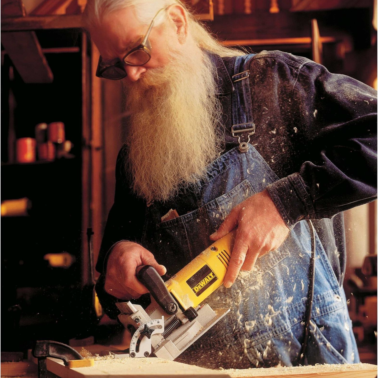 Fresatrice Dewalt DW682K-QS 600W