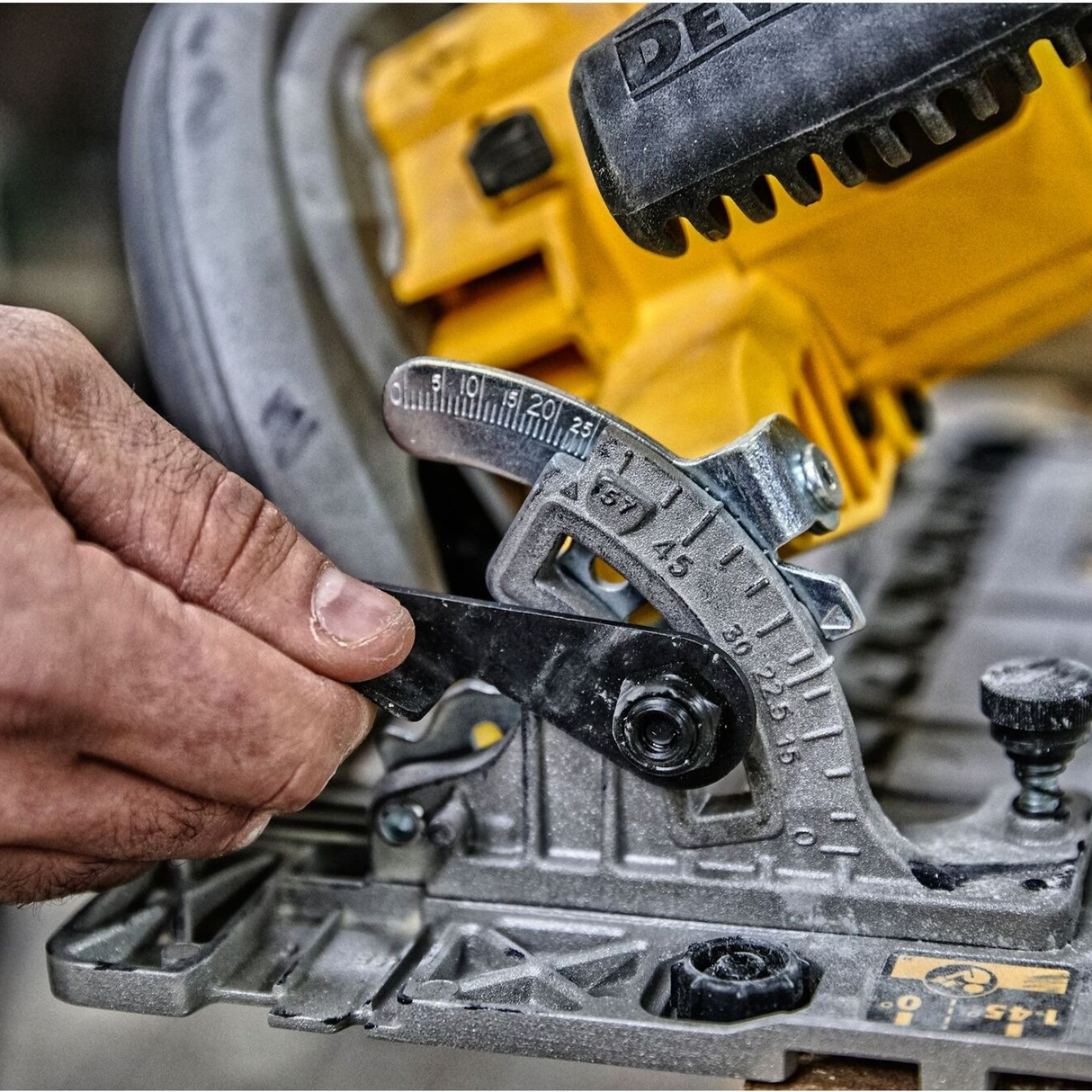 DWE576K-QS - Fierăstrău circular Dewalt DWE576K-QS 1600W - Imaginea 5