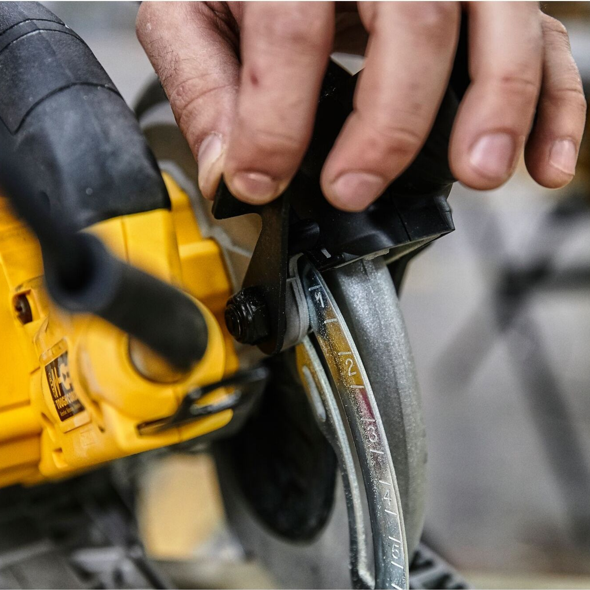 DWE576K-QS - Fierăstrău circular Dewalt DWE576K-QS 1600W - Imaginea 6