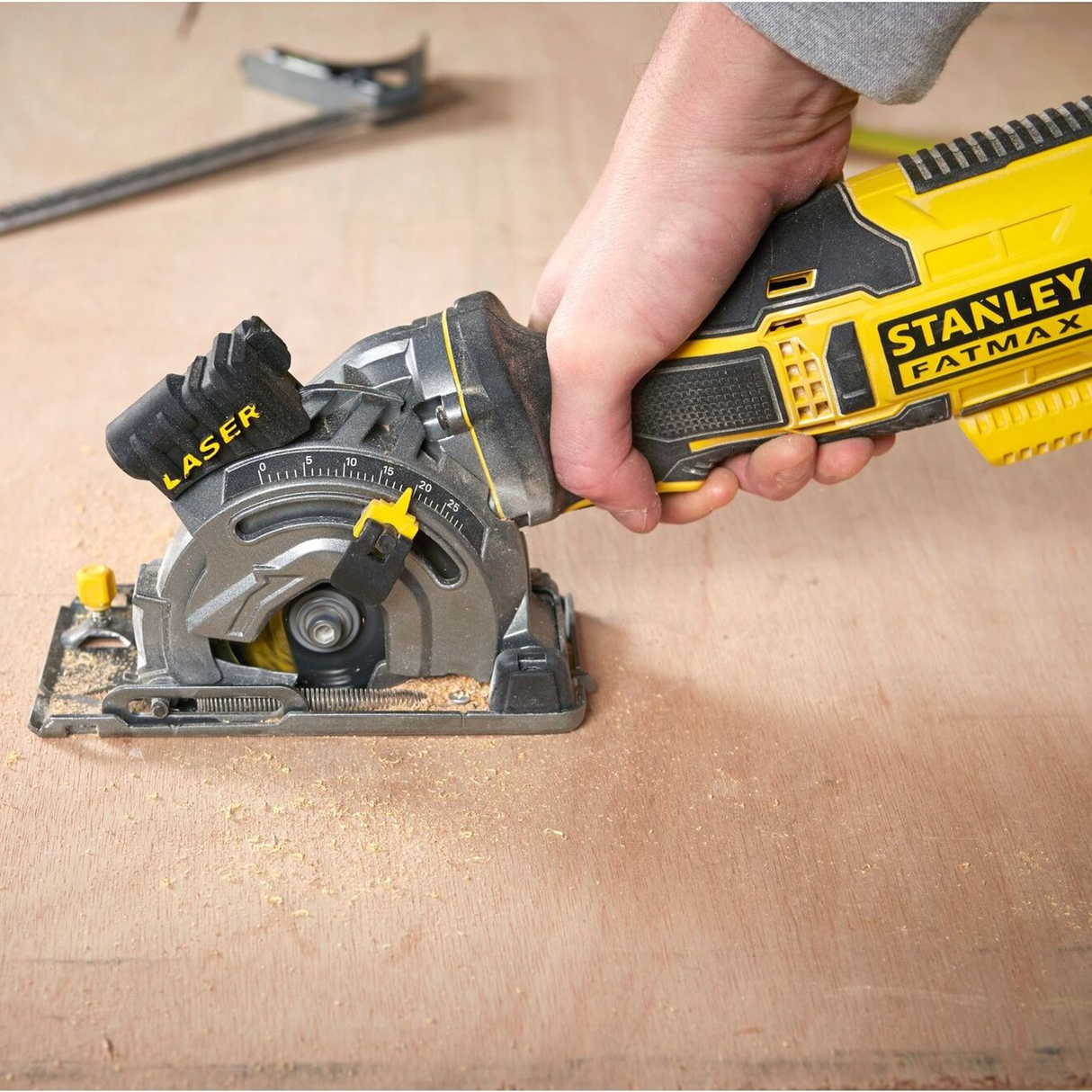 FME380K-QS - Mini ferăstrău circular Stanley FatMax FME380K 650W - Imaginea 7