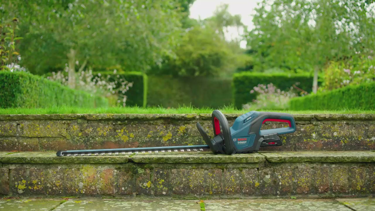 Mașină de tuns gard viu Bosch GHE 18V-60 II