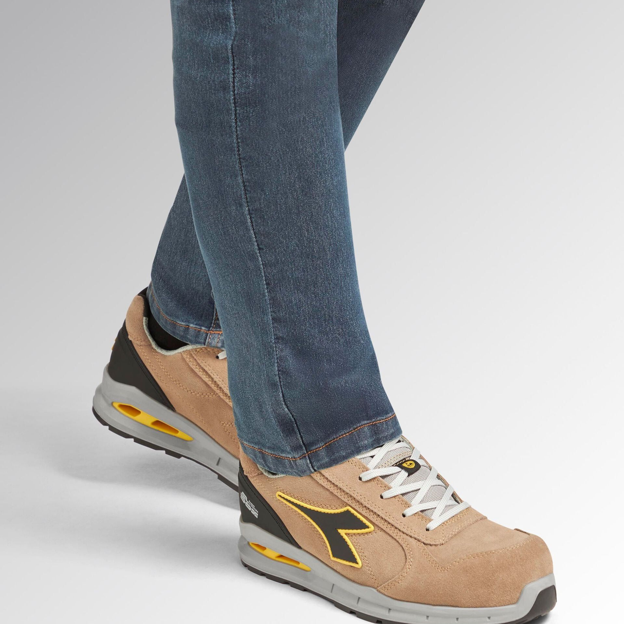 701.182528-C8704 - Scarpa Antinfortunistica Diadora RUN A.BOX LOW S3S - Immagine 2